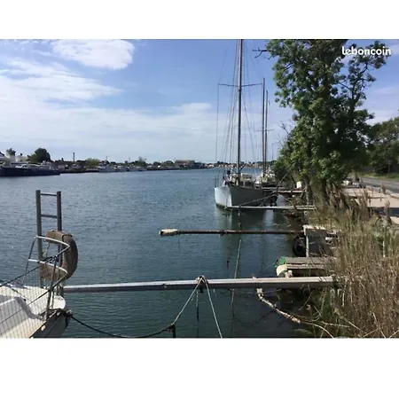 Kemping Mobil 6 Place A 900 Metres De La Agde